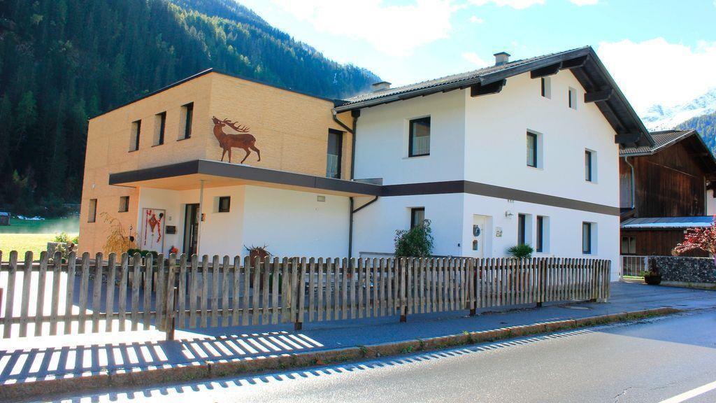 Haus Alpenglueck Apartment Kaunertal Exterior foto